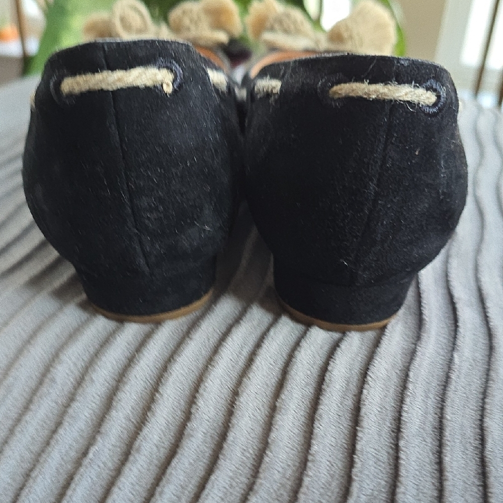 Rupert Sanderson Black Flats with Cream Tassels - Picture 3 of 8